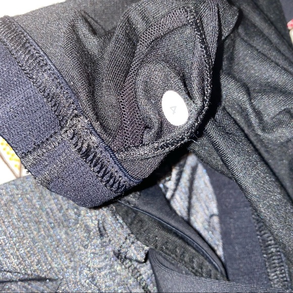 Lululemon Black Tank Size 4 - Picture 3 of 3